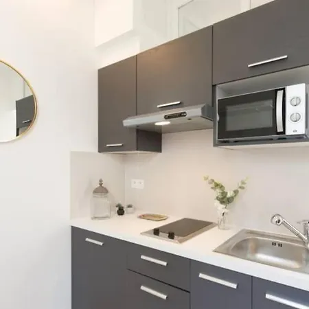 Le Petit Marche - New 2021 Fabuleux 2pax Wi-fi A/c Apartment Antibes